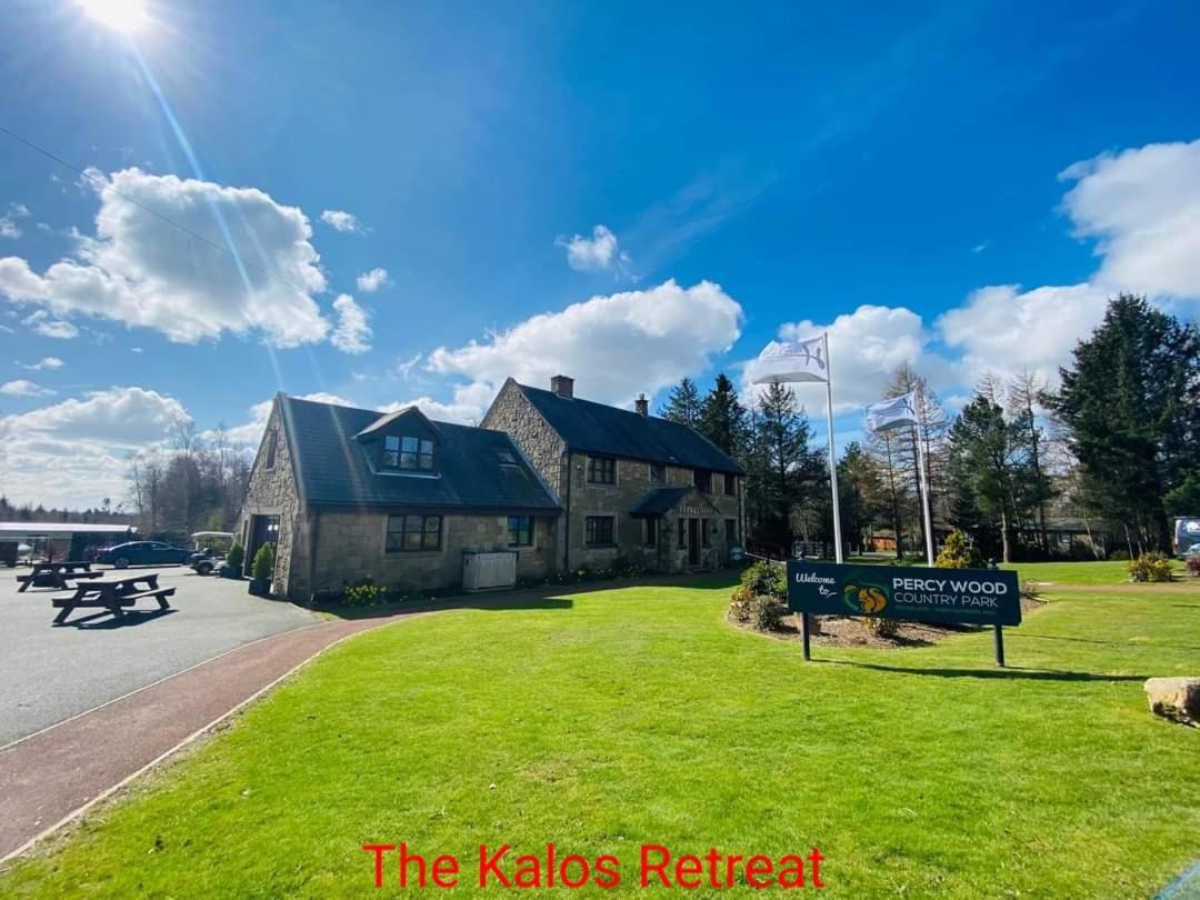 The Kalos Retreat - Hot Tub Lodge With Free 18 Hole Golf Course Swarland Exterior foto